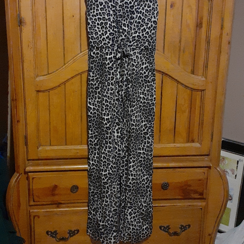 Jumpsuit - Picture 3 of 6